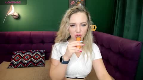 Snapshot of eva_moran chatting on September 30, 1:54 am Eva 3 online show from September 30, 1:54 am