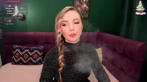 Snapshot of eva_moran chatting on April 7, 1:50 am Eva 3 online show from April 7, 1:50 am