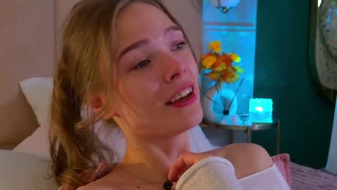 Eva online show from December 8, 2:19 pm