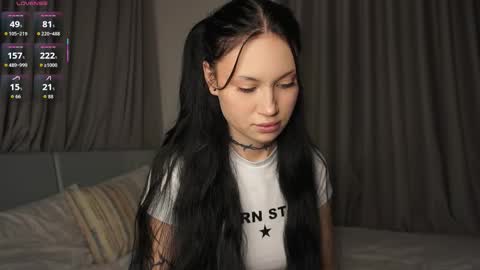 Snapshot of eva_pixie chatting on October 18, 2:51 pm Eva online show from October 18, 2:51 pm