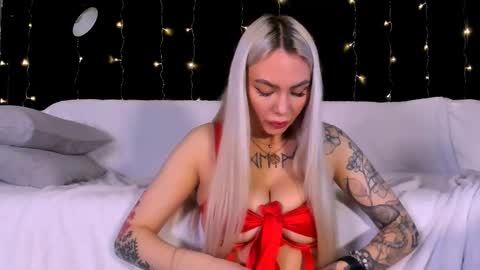 Snapshot of eva_re chatting on February 15, 8:46 am Eva online show from February 15, 8:46 am