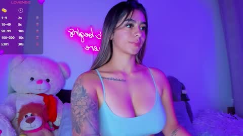 Snapshot of eva_shinee_ chatting on October 7, 10:56 am Eva Shinee online show from October 7, 10:56 am