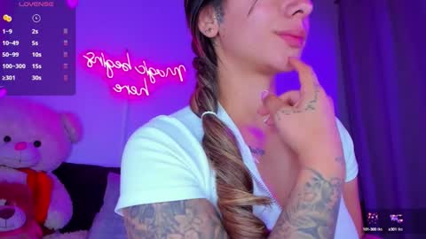 Snapshot of eva_shinee_ chatting on October 15, 11:10 am Eva Shinee online show from October 15, 11:10 am