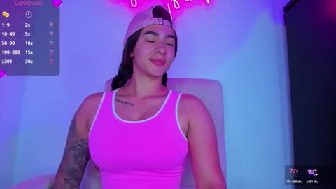 Snapshot of eva_shinee_ chatting on November 28, 10:40 am Eva Shinee online show from November 28, 10:40 am