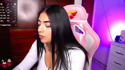 Eva  online show from December 16, 7:00 pm