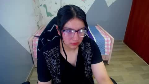 eva_smit_t online show from December 14, 2:50 am