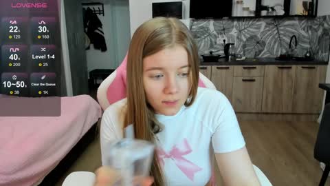 Snapshot of eva_tomiok chatting on January 4, 9:54 am Eva online show from January 4, 9:54 am