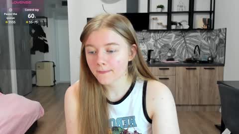 Snapshot of eva_tomiok chatting on January 19, 5:15 am Eva online show from January 19, 5:15 am