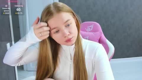 Snapshot of eva_tomiok chatting on February 23, 6:17 am Eva online show from February 23, 6:17 am