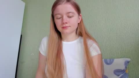 Snapshot of eva_tomiok chatting on December 23, 6:33 am Eva online show from December 23, 6:33 am