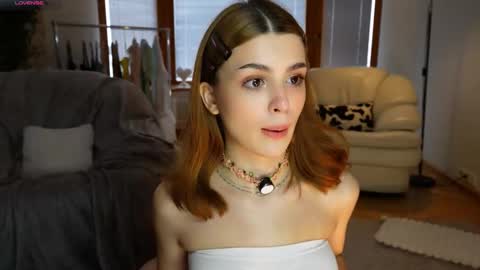 Snapshot of eva_zill_blossom chatting on February 16, 7:48 am Hello my name is Eva its my first day here online show from February 16, 7:48 am