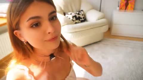 Hello my name is Eva its my first day here online show from July 24, 6:33 am