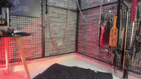 Snapshot of evaa_bdsm chatting on April 4, 12:42 am EVA INDEPENDENT MODEL online show from April 4, 12:42 am