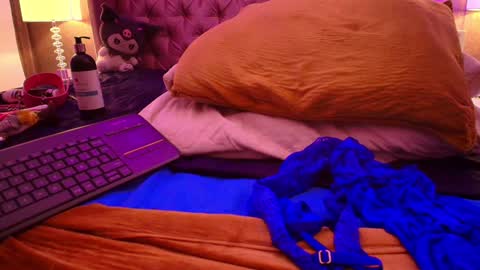 EVA CLOEE online show from January 31, 8:11 am