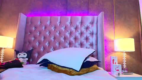 EVA CLOEE online show from February 9, 4:46 am