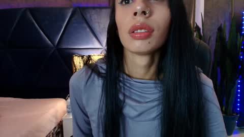 EVA CLOEE online show from October 19, 4:02 am