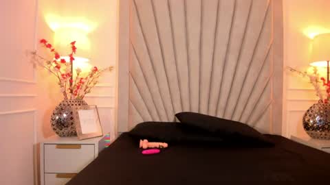 Snapshot of evaa_martinez chatting on June 12, 12:15 pm Eva online show from June 12, 12:15 pm