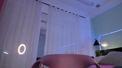 Snapshot of evaa_stevens chatting on February 5, 5:53 pm julieth online show from February 5, 5:53 pm