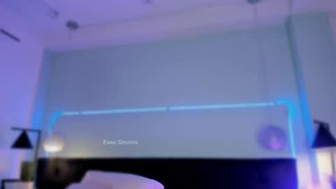 Snapshot of evaa_stevens chatting on March 1, 2:13 pm julieth online show from March 1, 2:13 pm