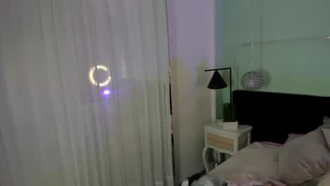 Snapshot of evaa_stevens chatting on September 18, 1:24 pm julieth online show from September 18, 1:24 pm