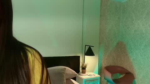 Snapshot of evaa_stevens chatting on October 15, 1:11 pm julieth online show from October 15, 1:11 pm