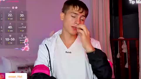 EVAN online show from August 4, 3:10 am