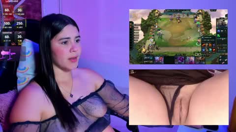 Snapshot of evabloom_ chatting on April 1, 9:34 pm EvaBloom online show from April 1, 9:34 pm