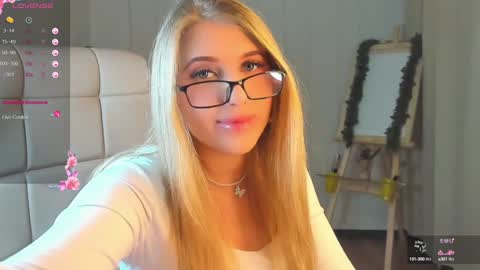 Eva  online show from December 22, 5:45 am