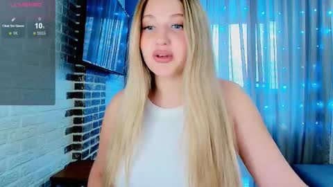 Eva  online show from October 19, 9:43 am