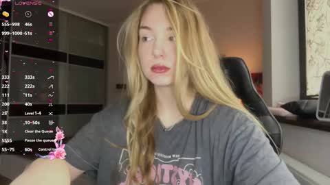 evacarter1 online show from October 21, 7:53 am