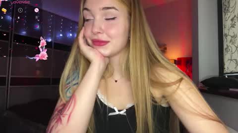 evacarter1 online show from November 15, 12:45 pm