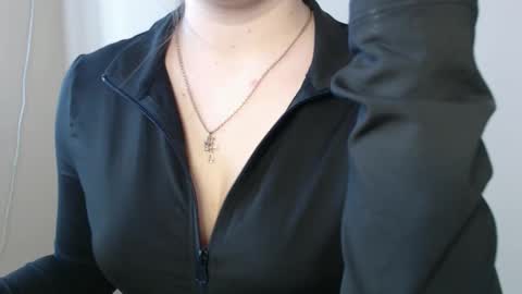 Snapshot of evachaturbatte chatting on March 15, 10:10 am Evachaturbatte online show from March 15, 10:10 am