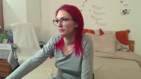 EvadesireONE online show from February 17, 8:15 pm