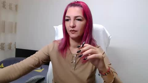 Snapshot of evadesireone chatting on November 21, 7:51 am EvadesireONE online show from November 21, 7:51 am