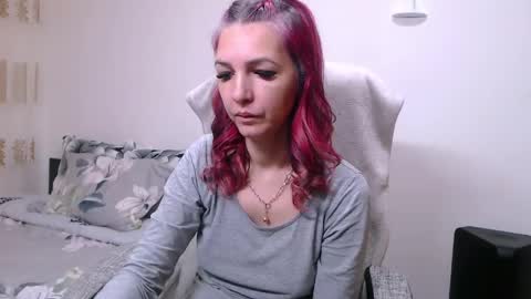 EvadesireONE online show from April 7, 5:46 pm