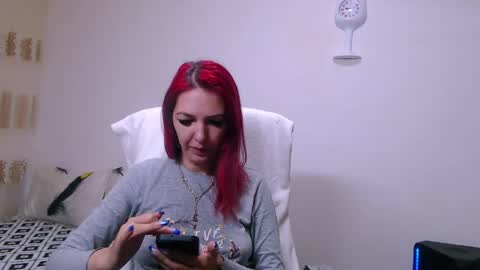 EvadesireONE online show from May 31, 6:31 pm