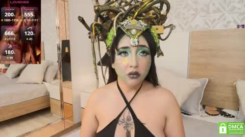 Evadne online show from October 30, 9:04 pm