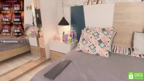 Evadne online show from November 6, 7:26 pm