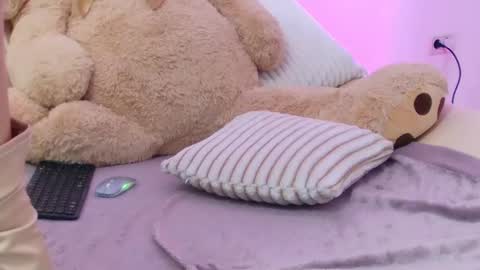 Snapshot of evaeilish chatting on February 8, 9:56 am Eva online show from February 8, 9:56 am