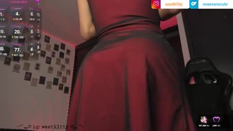 evaevanscute online show from December 2, 12:09 am