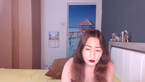 Snapshot of evafromheaven chatting on January 3, 6:44 am Eva online show from January 3, 6:44 am