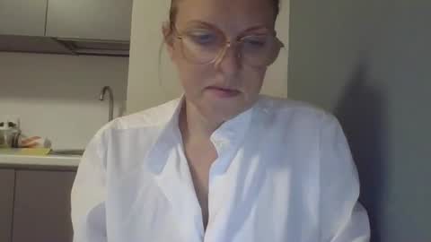 evaglad online show from September 20, 3:57 pm