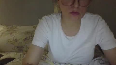 evaglad online show from September 30, 4:56 pm