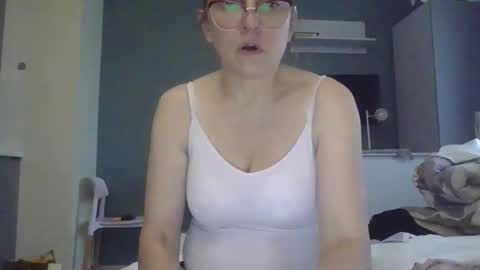 evaglad online show from October 4, 5:49 am