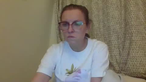 evaglad online show from October 4, 7:23 pm