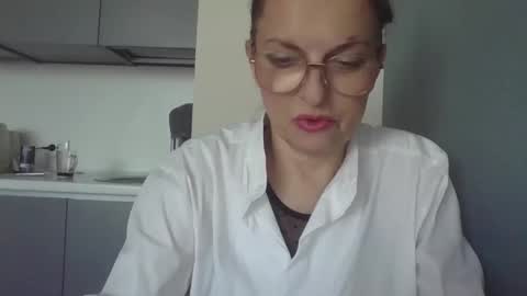 evaglad online show from October 18, 12:28 pm