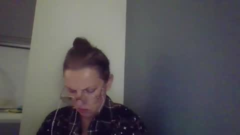 evaglad online show from November 2, 2:30 pm