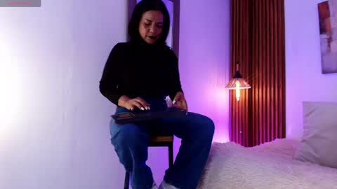 EVA GODDESS  online show from June 7, 7:39 pm