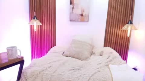 EVA GODDESS  online show from June 13, 8:07 pm