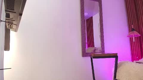 EVA GODDESS  online show from June 18, 8:13 pm
